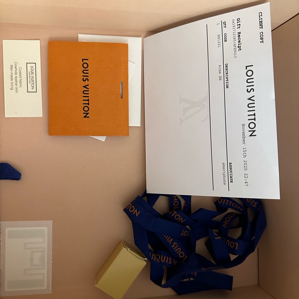 Louis Vuitton Alma BB  handbag . Mode made from  graphic Damier   ebene canvas.